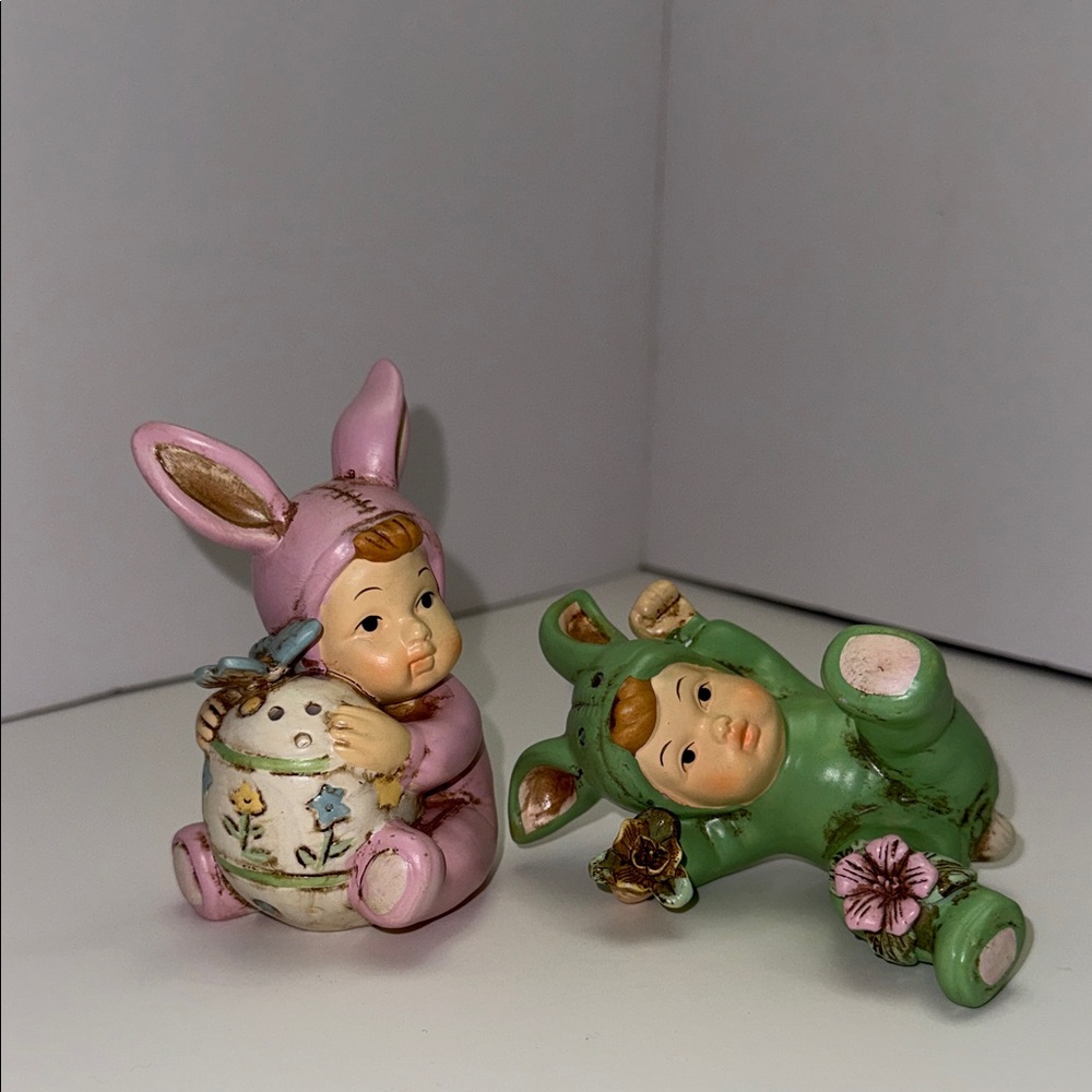 Cute Pink and Green Bunny Salt & pepper shakers